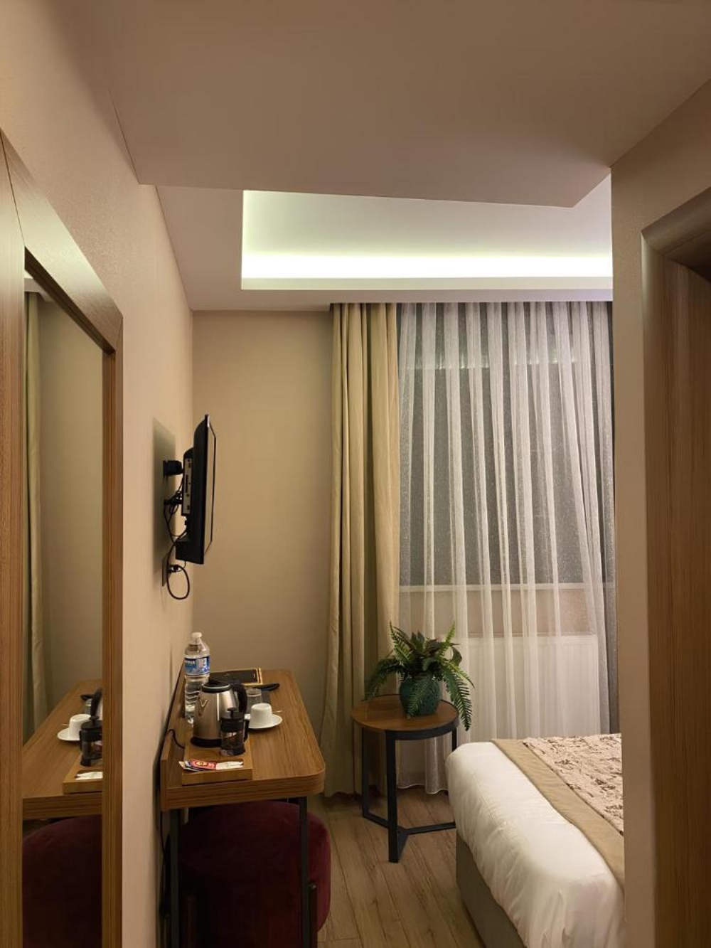Room image 4