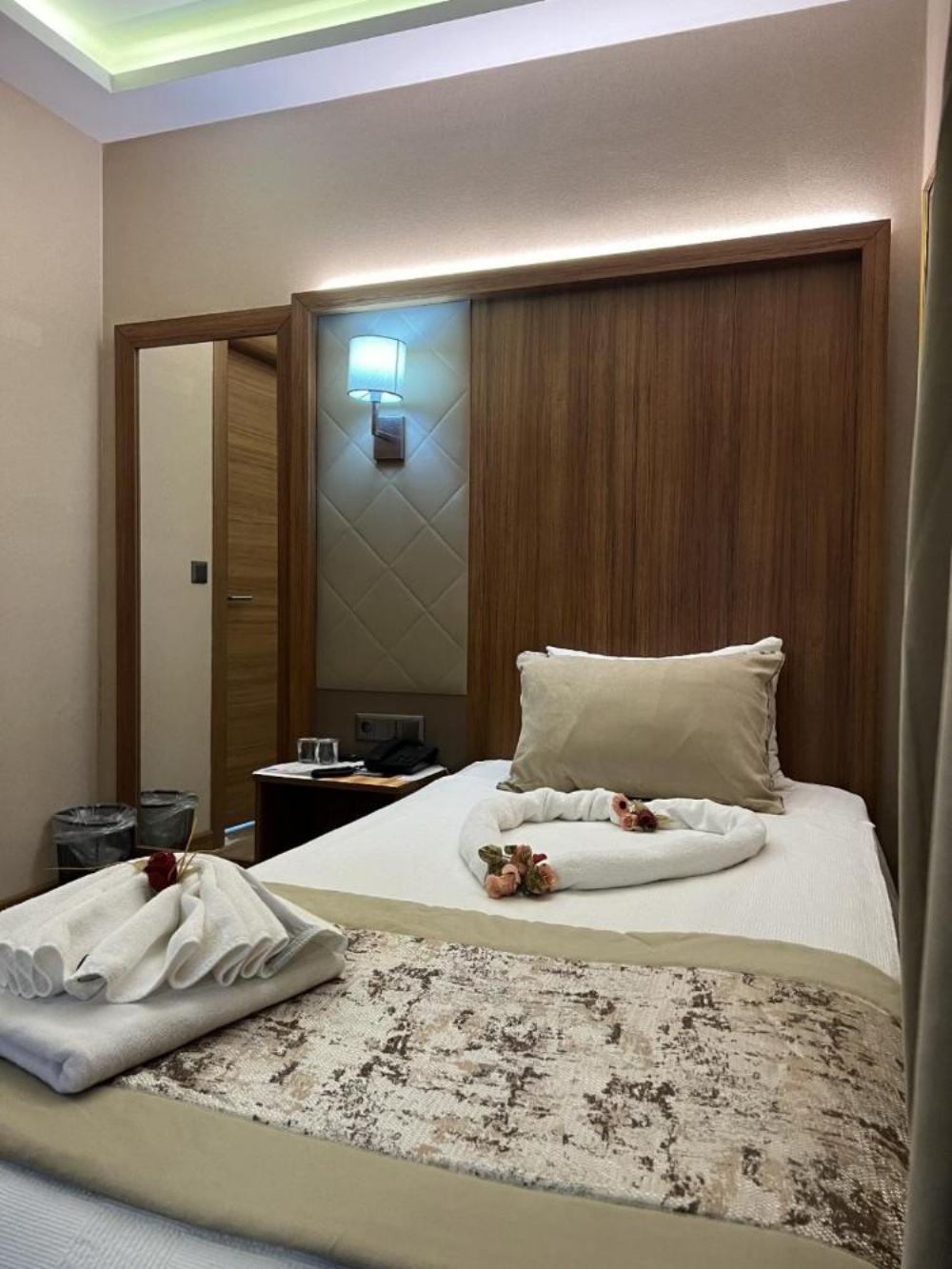 Room image 3