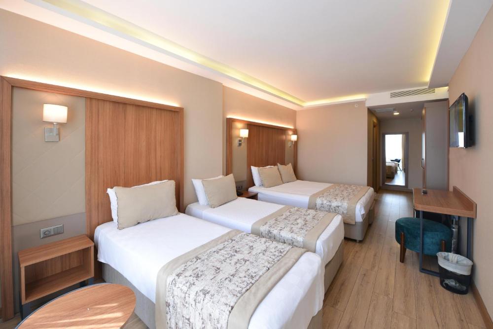 Deluxe Family Room
